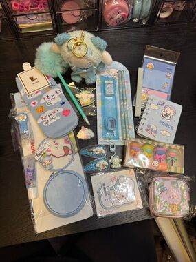 Cinnamonroll Blue Kawaii Stationery & accessories bag ready to gift.18+ items